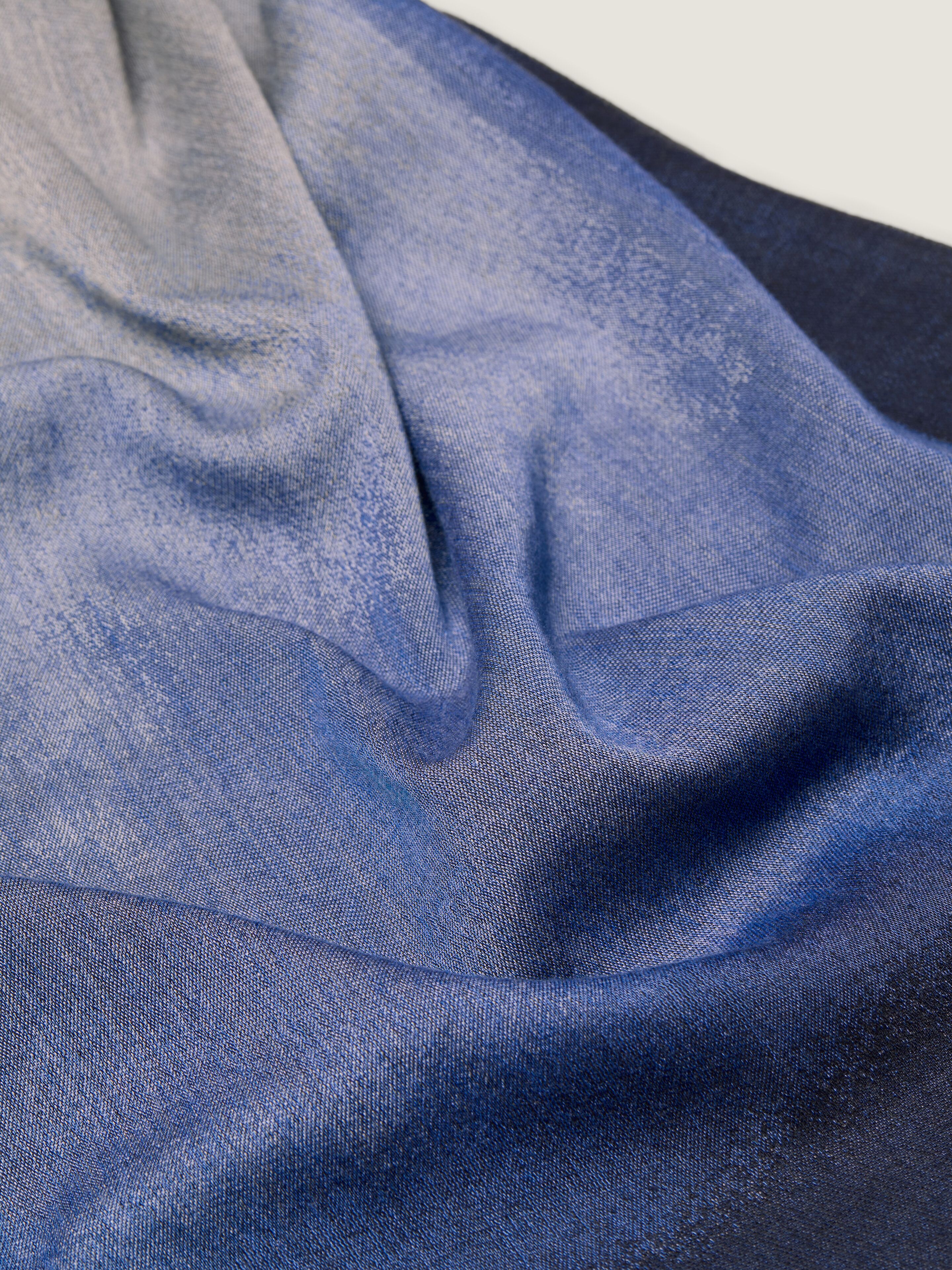 Stole in wool and silk with Afternoon Light jacquard